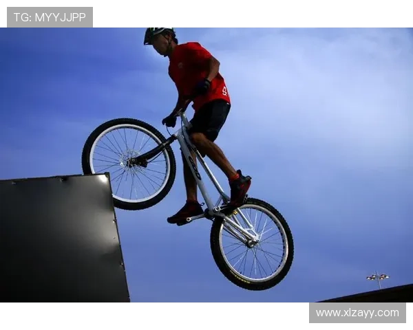 成都极限运动队与上海极限运动队赛后复盘分析灵活性表现与战术对比